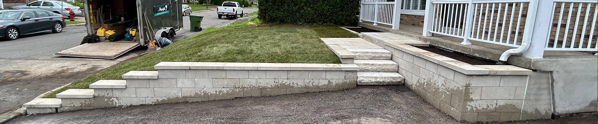 Terrasse paysagée autour d’une piscine – Aménagement Marosa, Rive-Sud de Québec